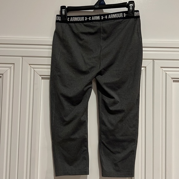 Under Armour Heat Gear Fitted Capri Gray Size Youth Large - Picture 4 of 9